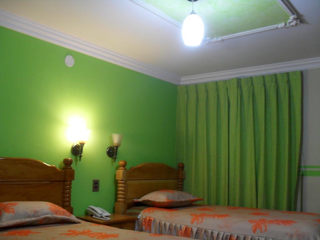 Hostal Corona Blanca Сукре Номер фото
