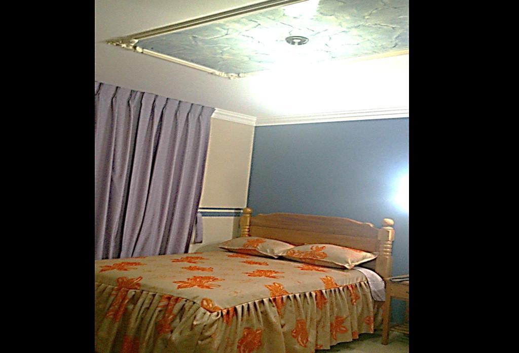 Hostal Corona Blanca Сукре Номер фото