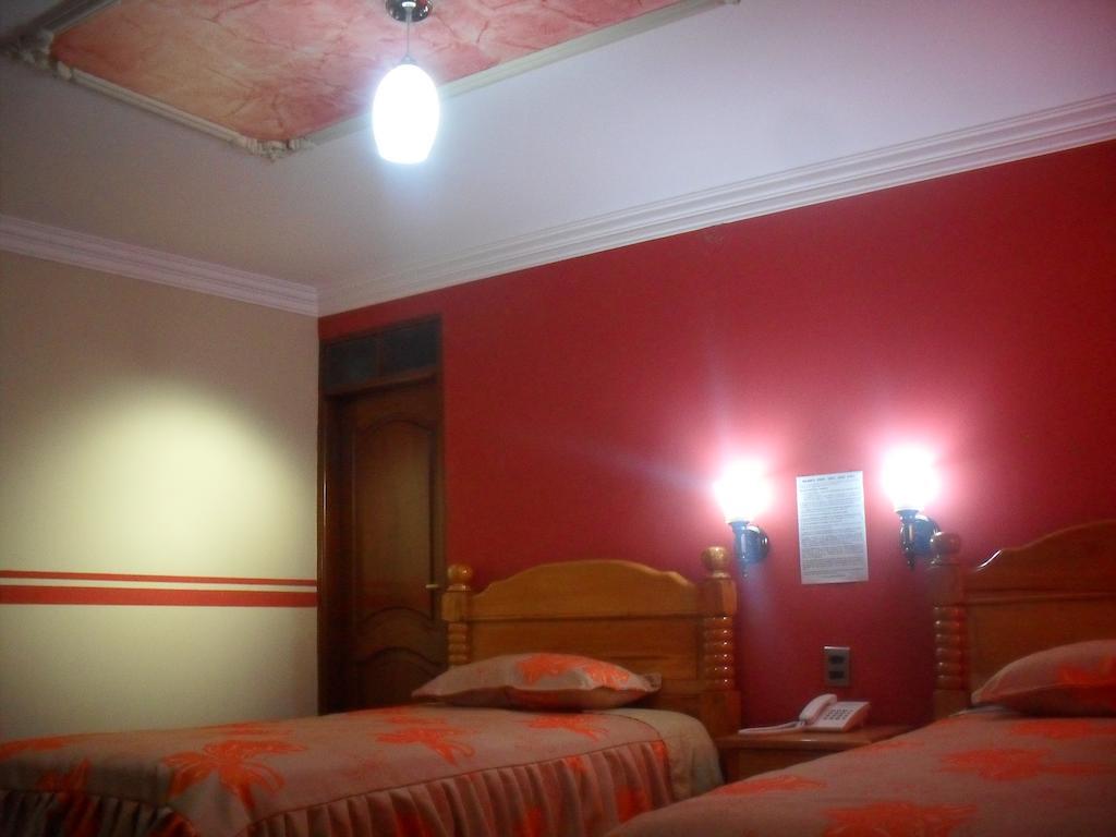 Hostal Corona Blanca Сукре Номер фото