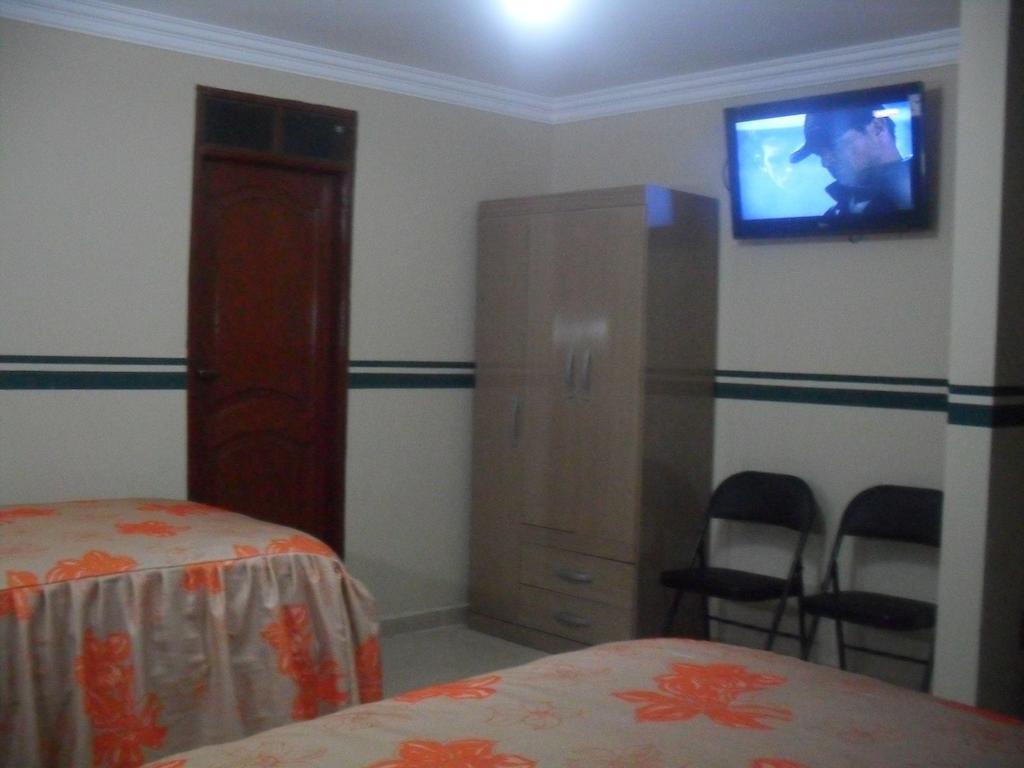 Hostal Corona Blanca Сукре Номер фото