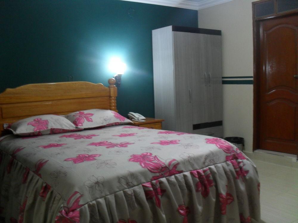Hostal Corona Blanca Сукре Экстерьер фото